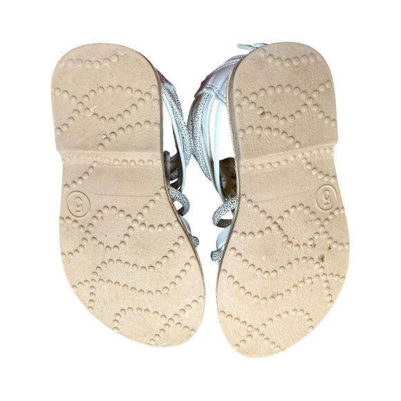 Falls Creek Girls Sandals Size 5C White Silver Strappy Zip Back- Great Condition - Picture 6 of 6